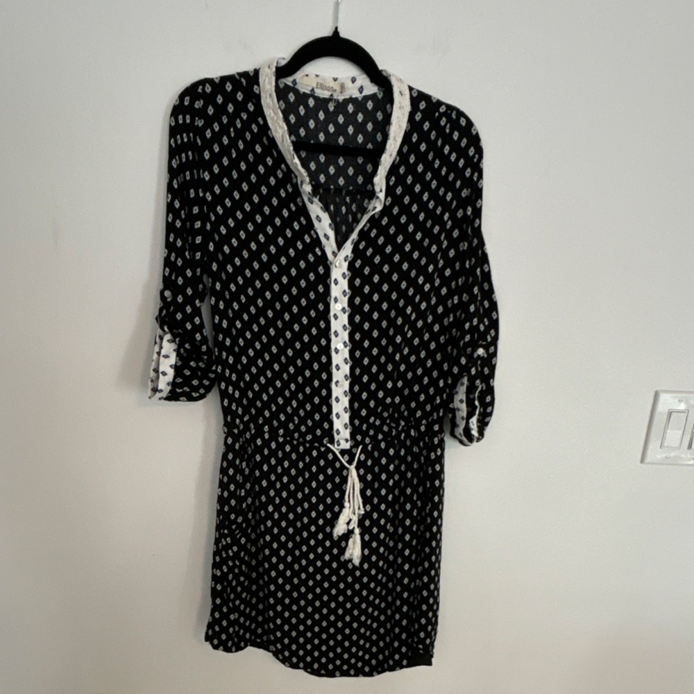 Ellison Geometric Shirt Dress‎ Tassel Drawstring Knee Length Black White L